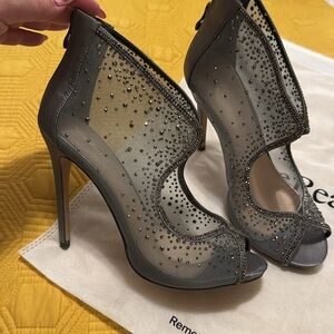 Glamour Heels Mesh Jewels NWOT